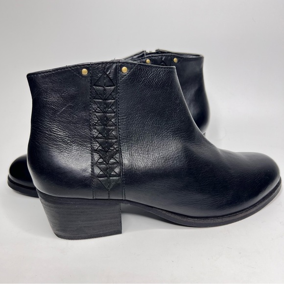 Clark’s Maypearl Fawn Black Leather Side Zip Western Style Ankle Bootie - Picture 11 of 14